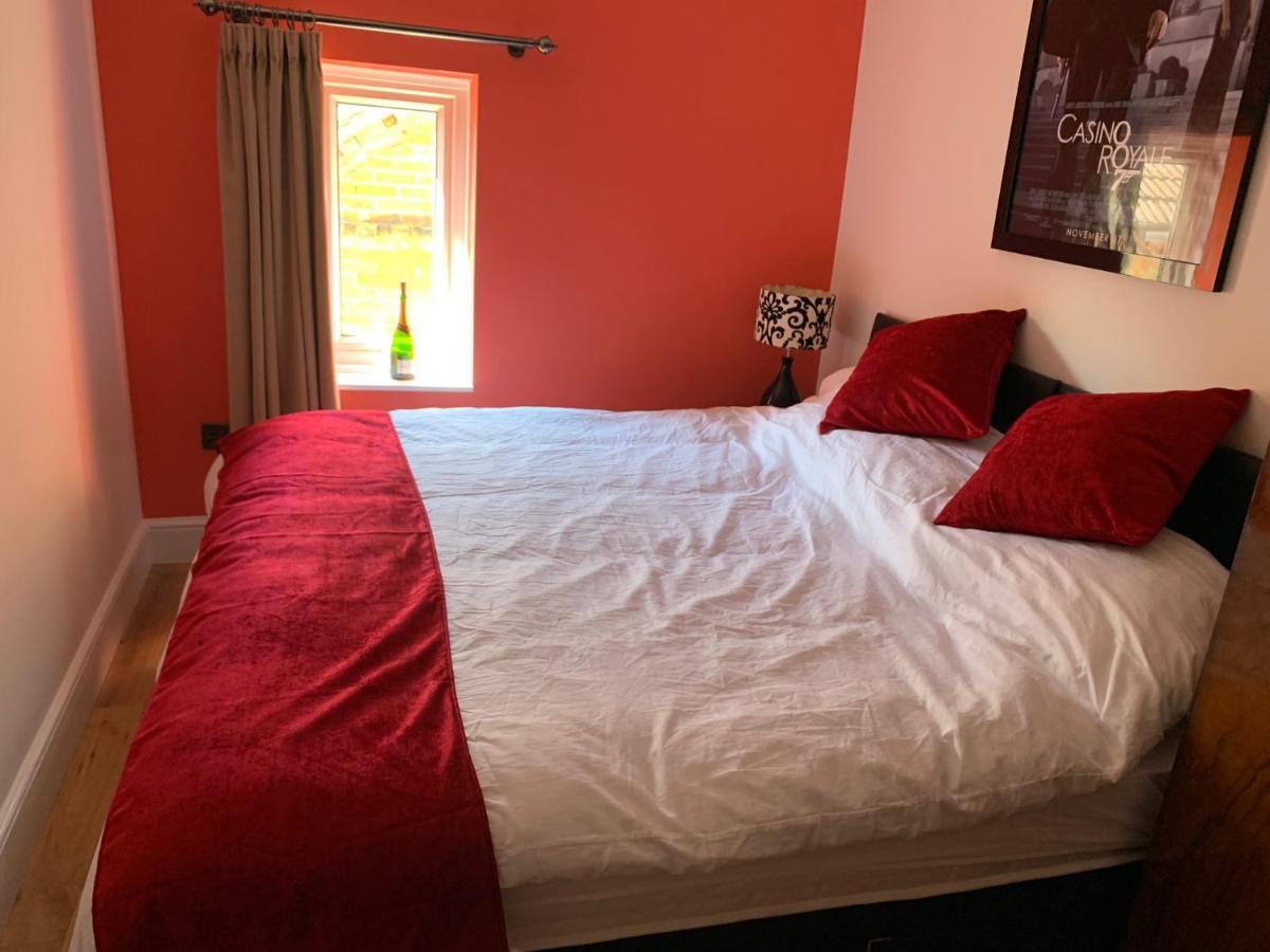 Southsea Royale James Bond 3 Bed Cool Penthouse, Seafront Parking Портсмът Екстериор снимка