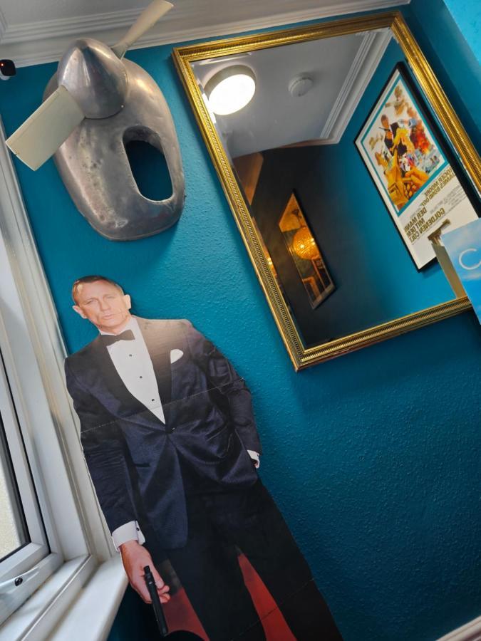 Southsea Royale James Bond 3 Bed Cool Penthouse, Seafront Parking Портсмът Екстериор снимка