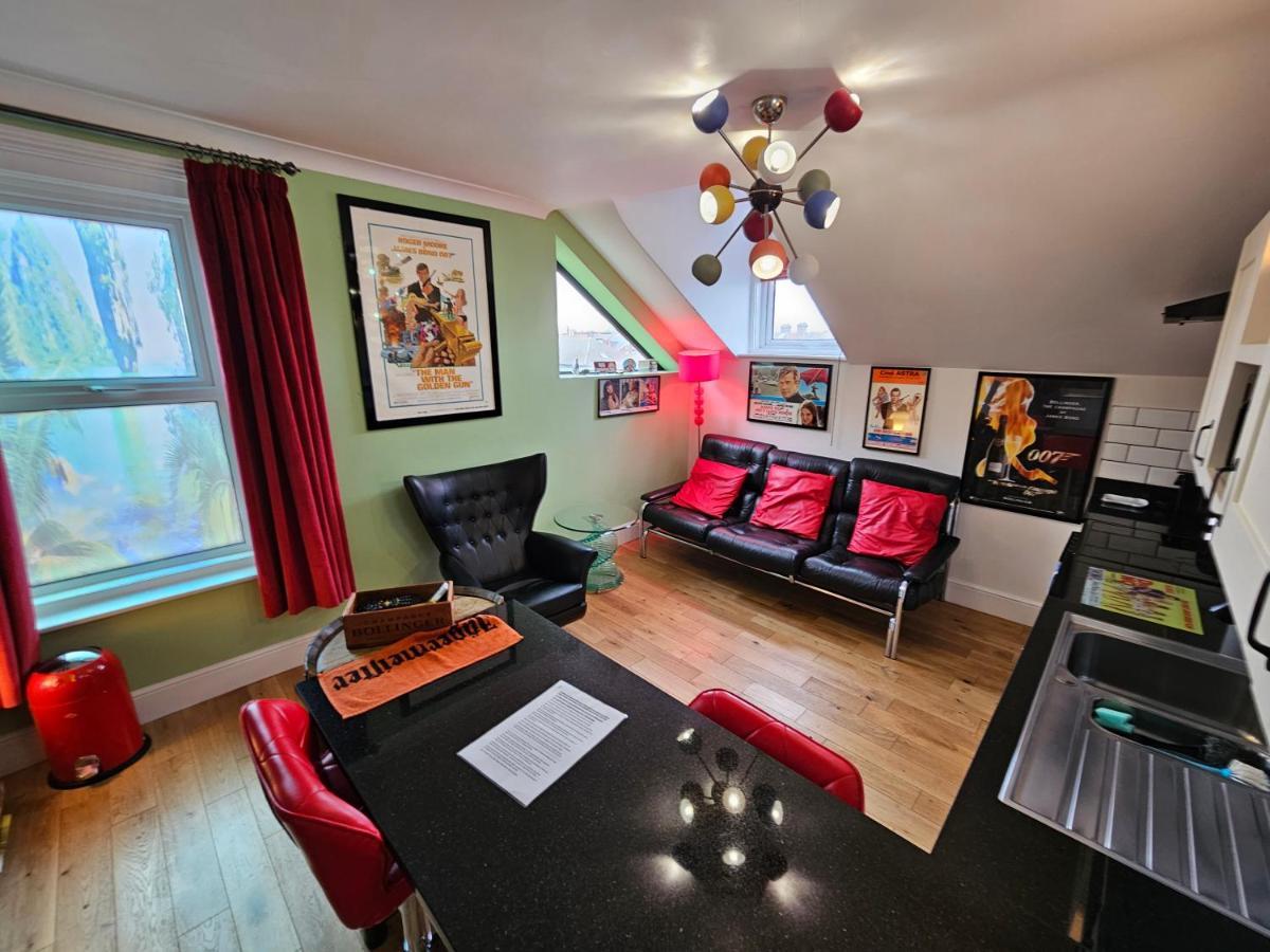 Southsea Royale James Bond 3 Bed Cool Penthouse, Seafront Parking Портсмът Екстериор снимка