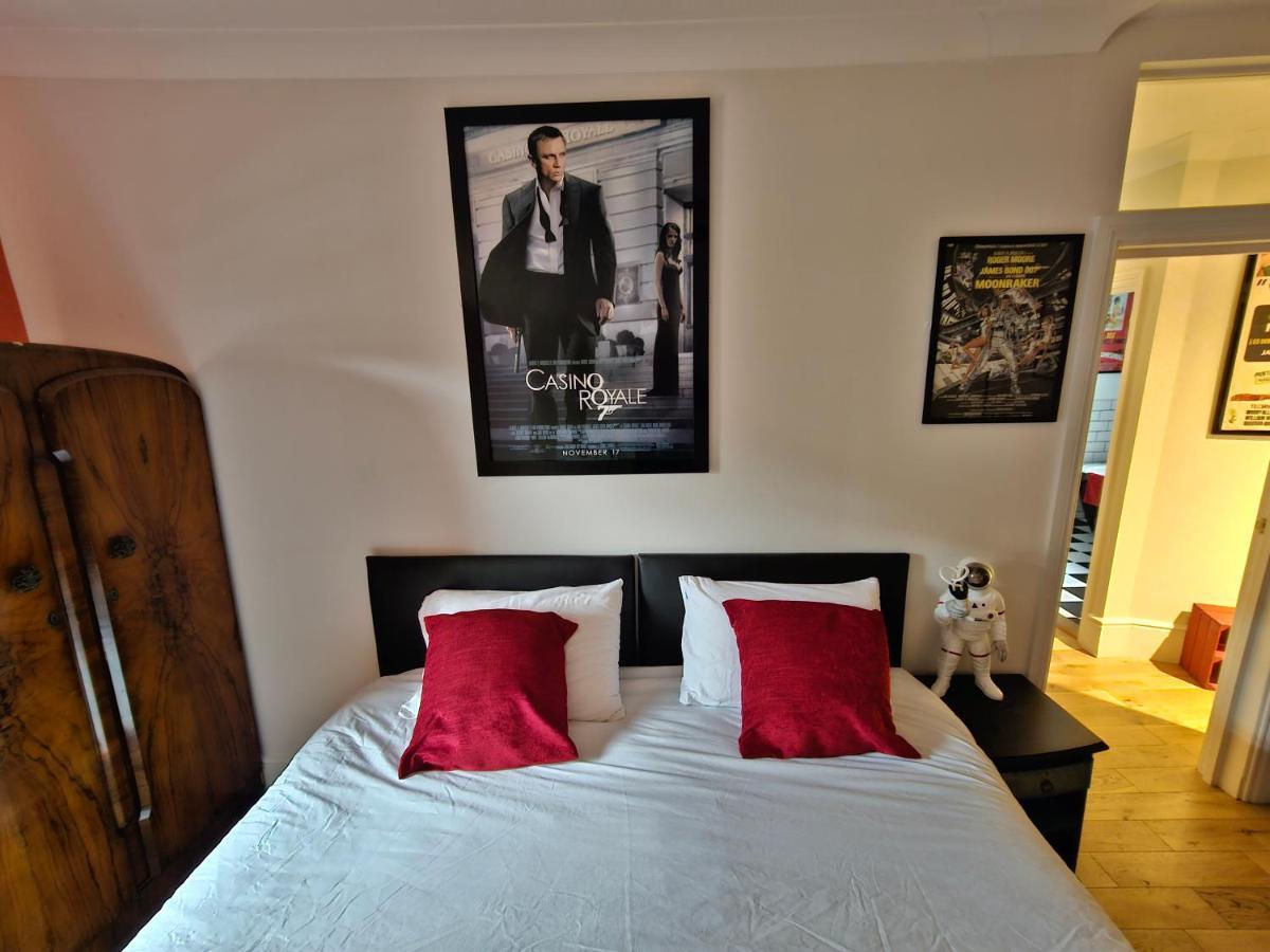 Southsea Royale James Bond 3 Bed Cool Penthouse, Seafront Parking Портсмът Екстериор снимка